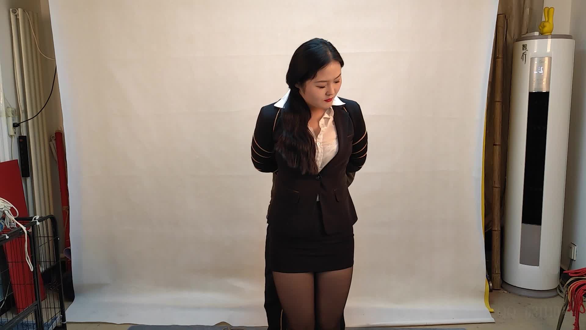 【随心原创】 新模冉冉 丰满异常 职业装五花紧缚