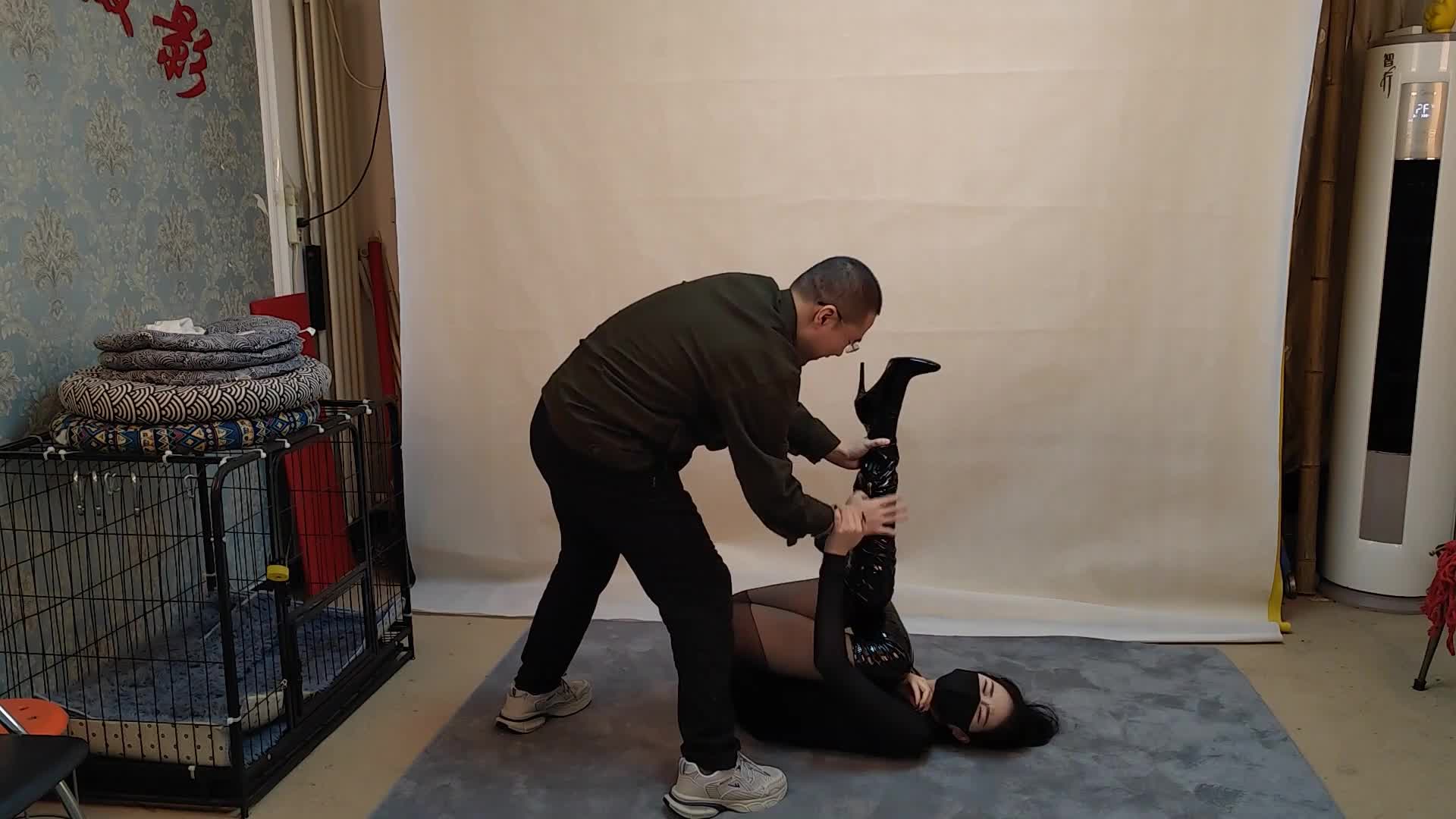 【随心原创】 杨蕊傲慢的黑靴女王被抓凌辱