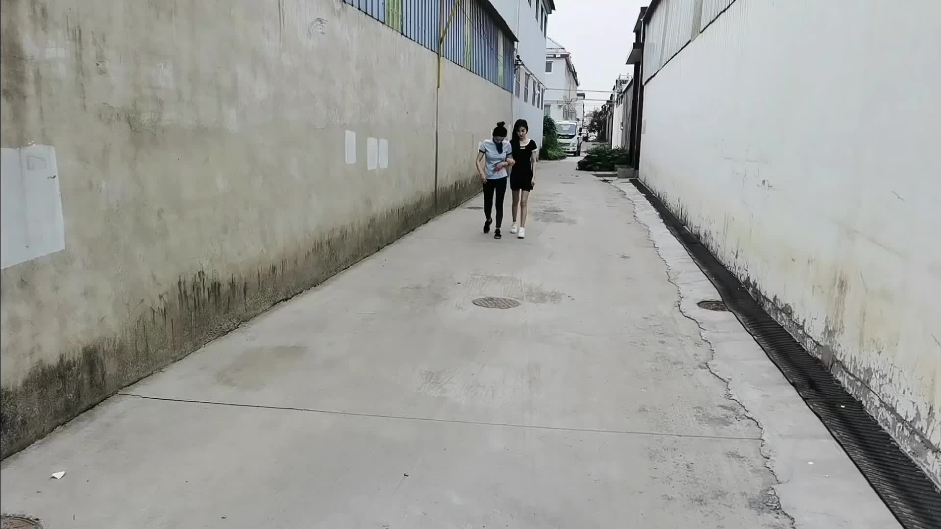 【飞天原创】 雅思老公欠下巨额赌债跑路,被债主发现,立即绑了,押到刑房调教