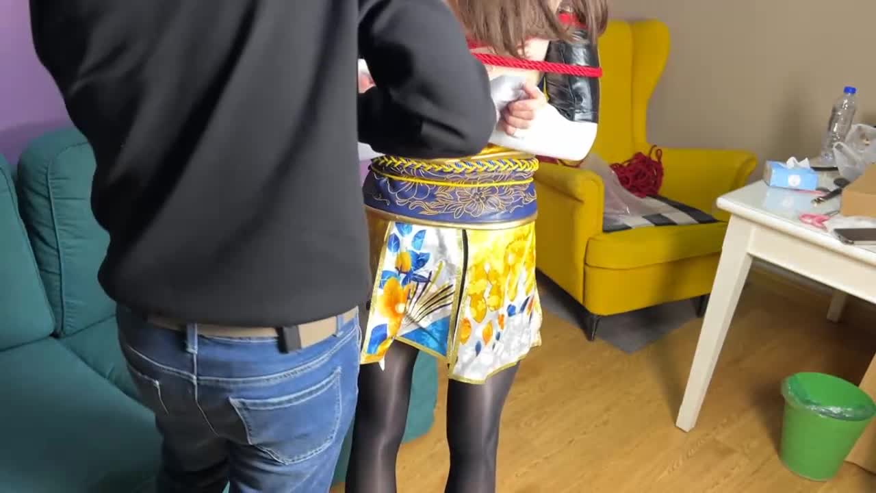 【黑魔法师】 把自己送入绳子地狱的胡桃