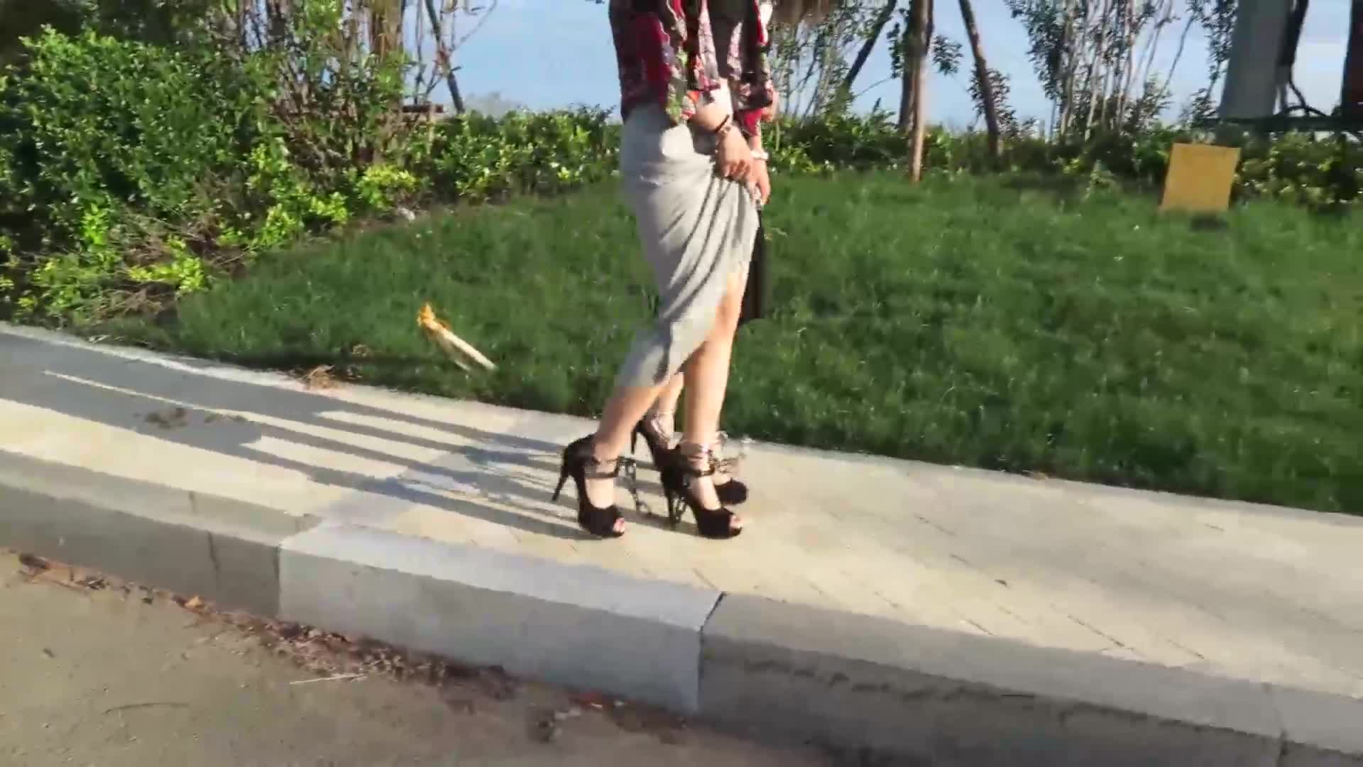 【魔法摄影】姐妹金属新玩法 裸足 丝袜 金属 野外