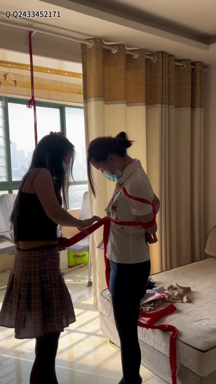 【束龙缚凤】 订拍女女篇报复绑架调教女经理