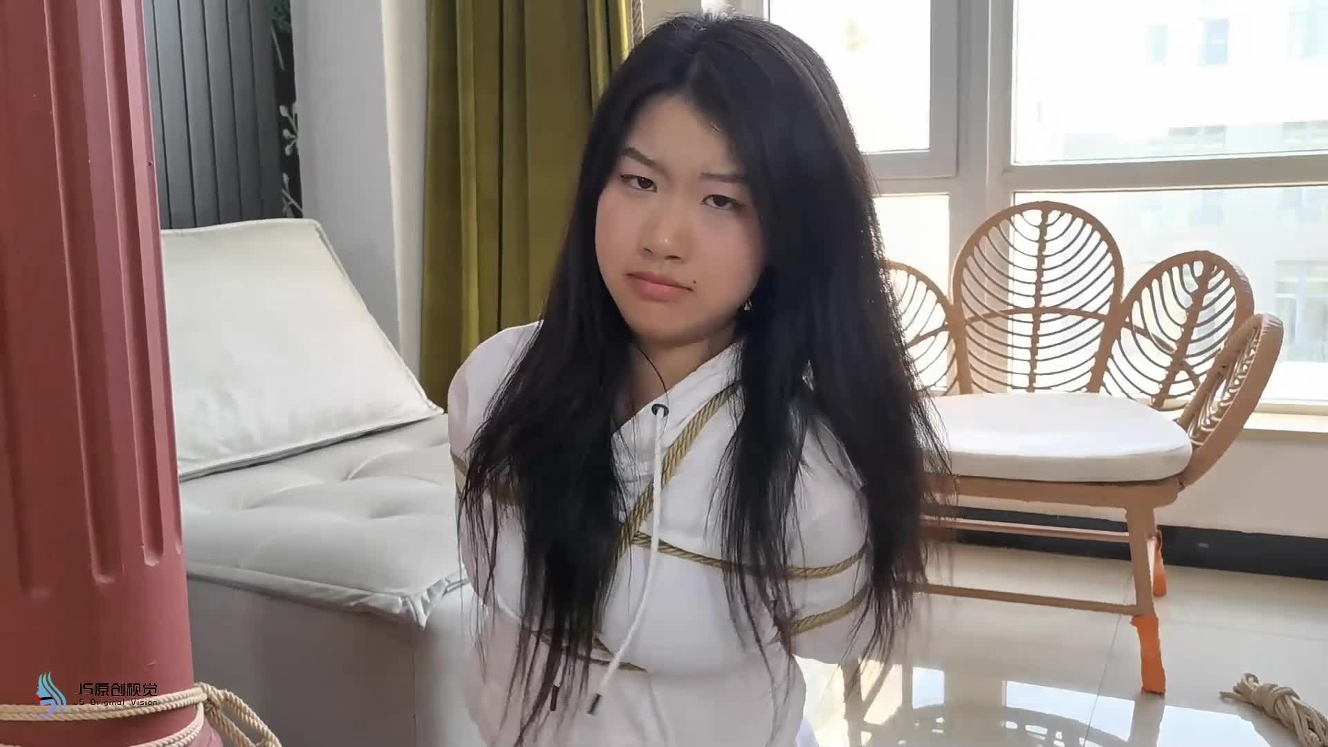 【JS原创】 定制入室抢劫 女孩及闺蜜被女劫匪入室抢劫