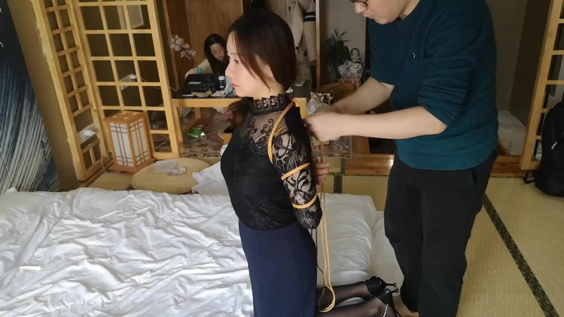 【随心原创】 小宝 黑丝OL装 喂食水果 挣扎 呻吟