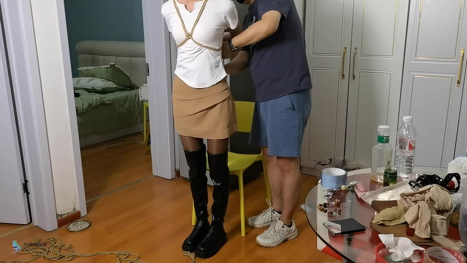 【JS原创】 长靴女孩欣妍椅子捆绑丝袜塞嘴