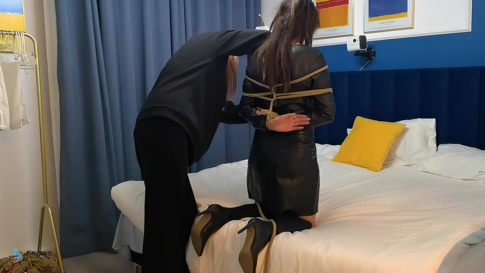 【JS原创】 两个女人的捆绑游戏