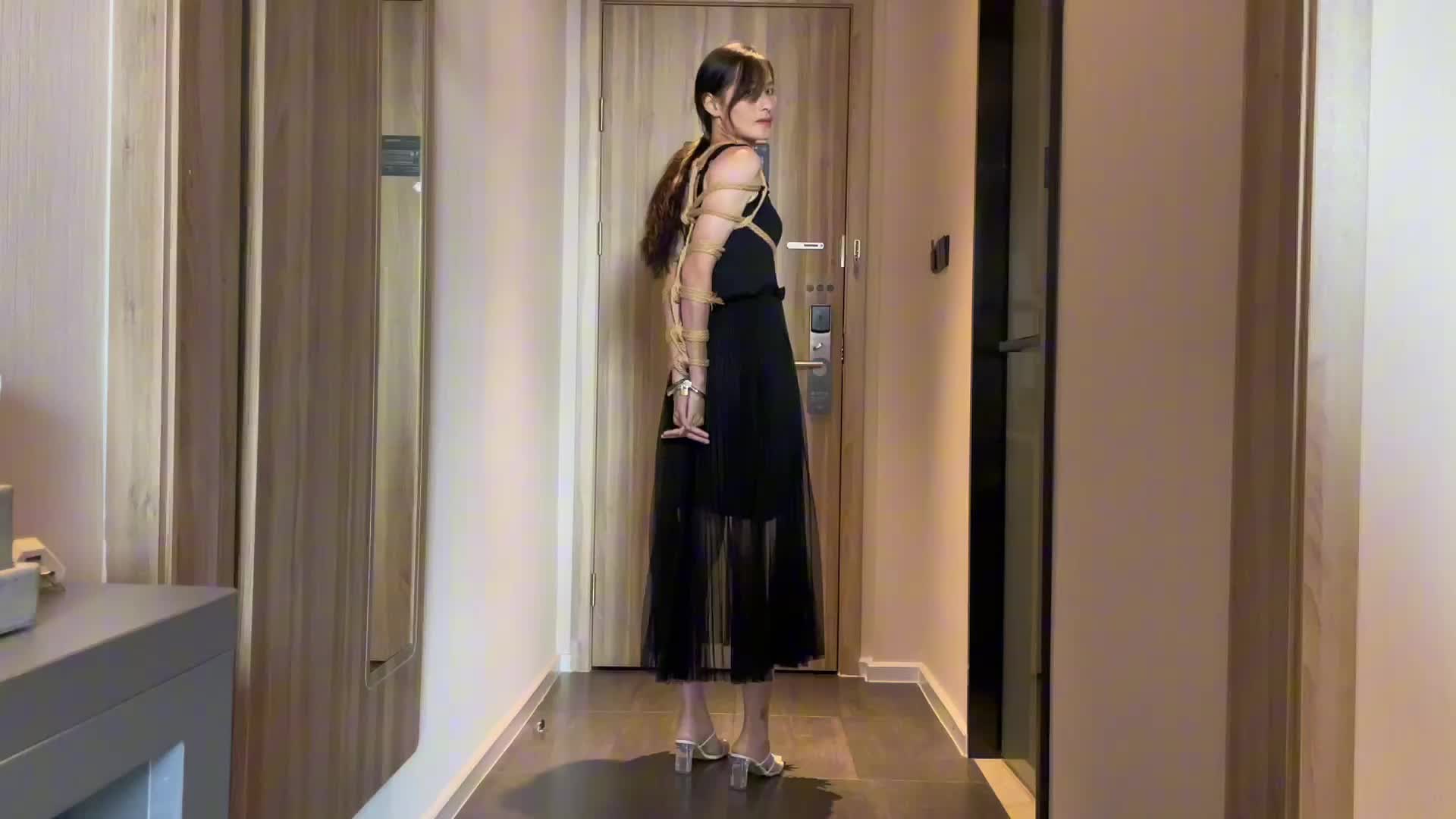 【绳命线】 诗晴直臂驷马