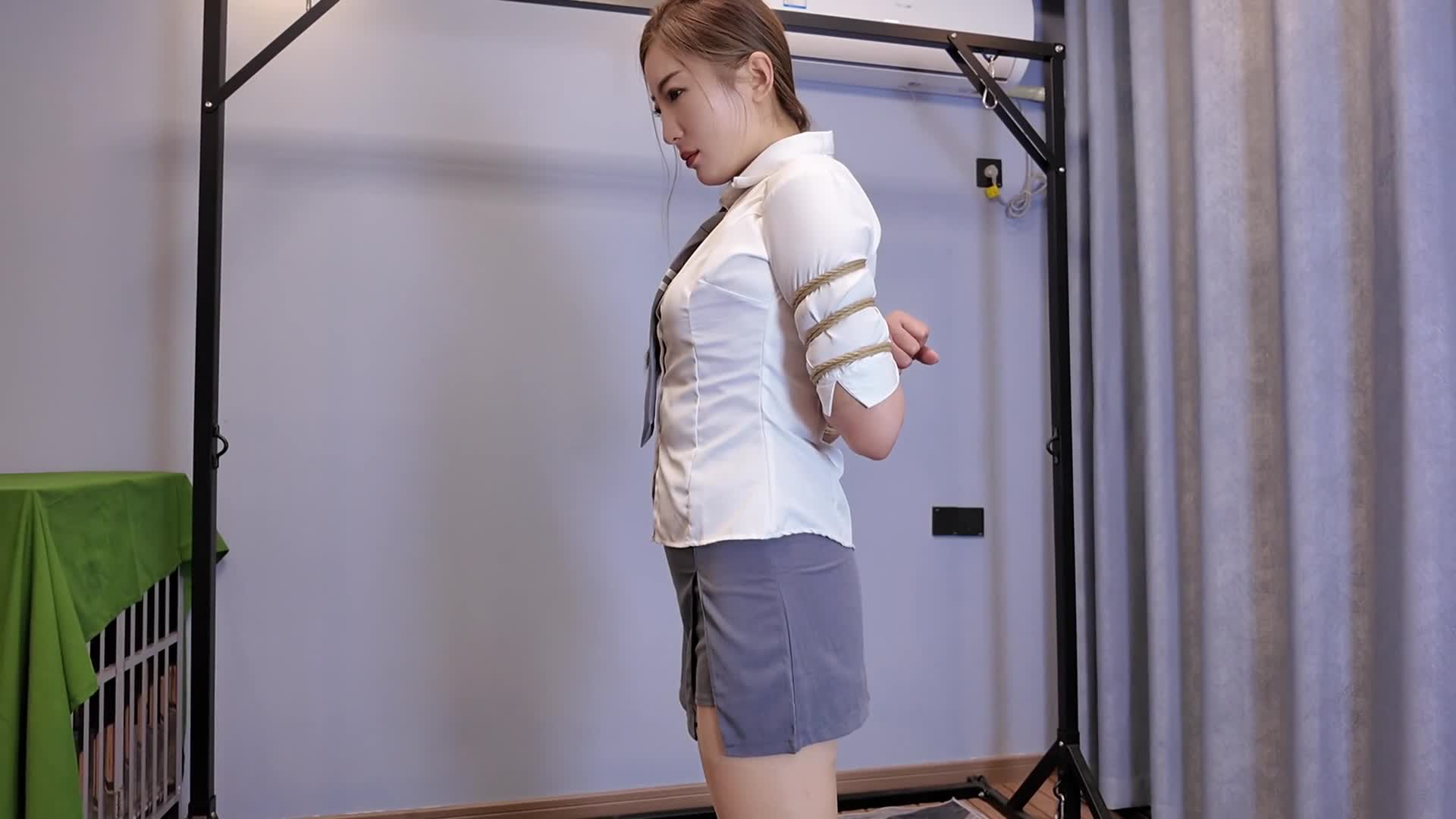 【李大侠原创】 佳佳五花紧缚勒颈