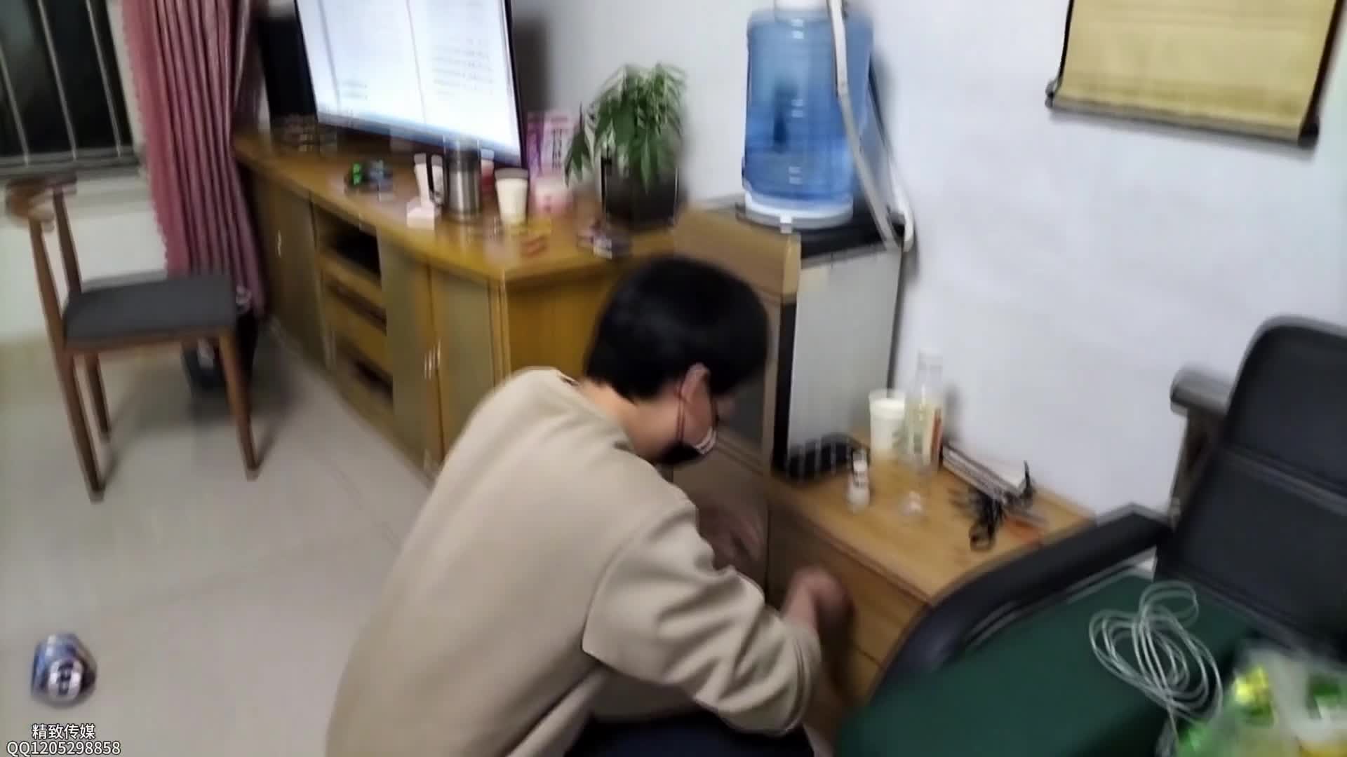 【精致原创】 校服学生蝴蝶的劫难