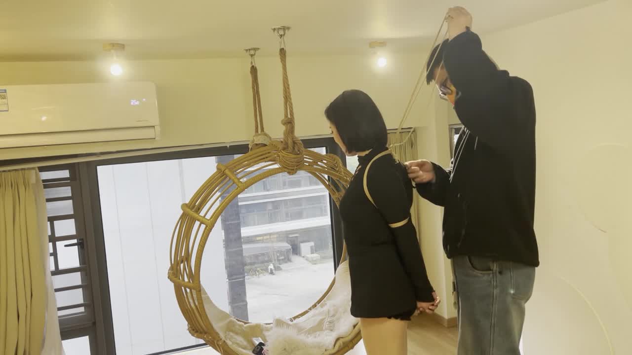 【奥特曼】 定拍御姐十一直臂跪缚