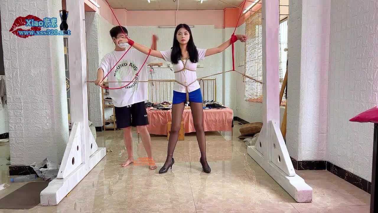 【xiao素素】 订拍新人伊伊强烈要求体验KB的感受（上集）