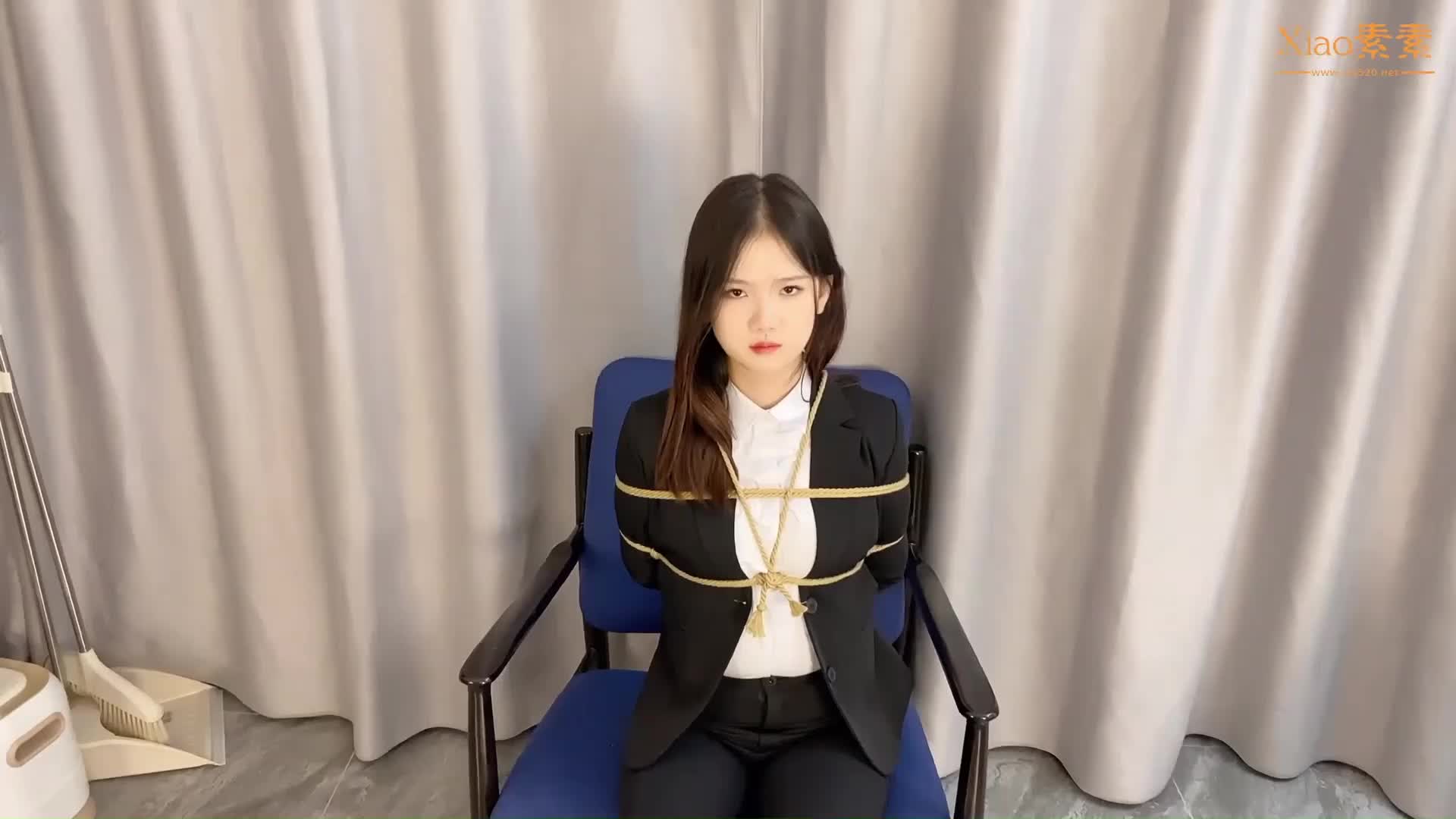 【xiao素素】 女大盗潜入公司偷取U盘（下）