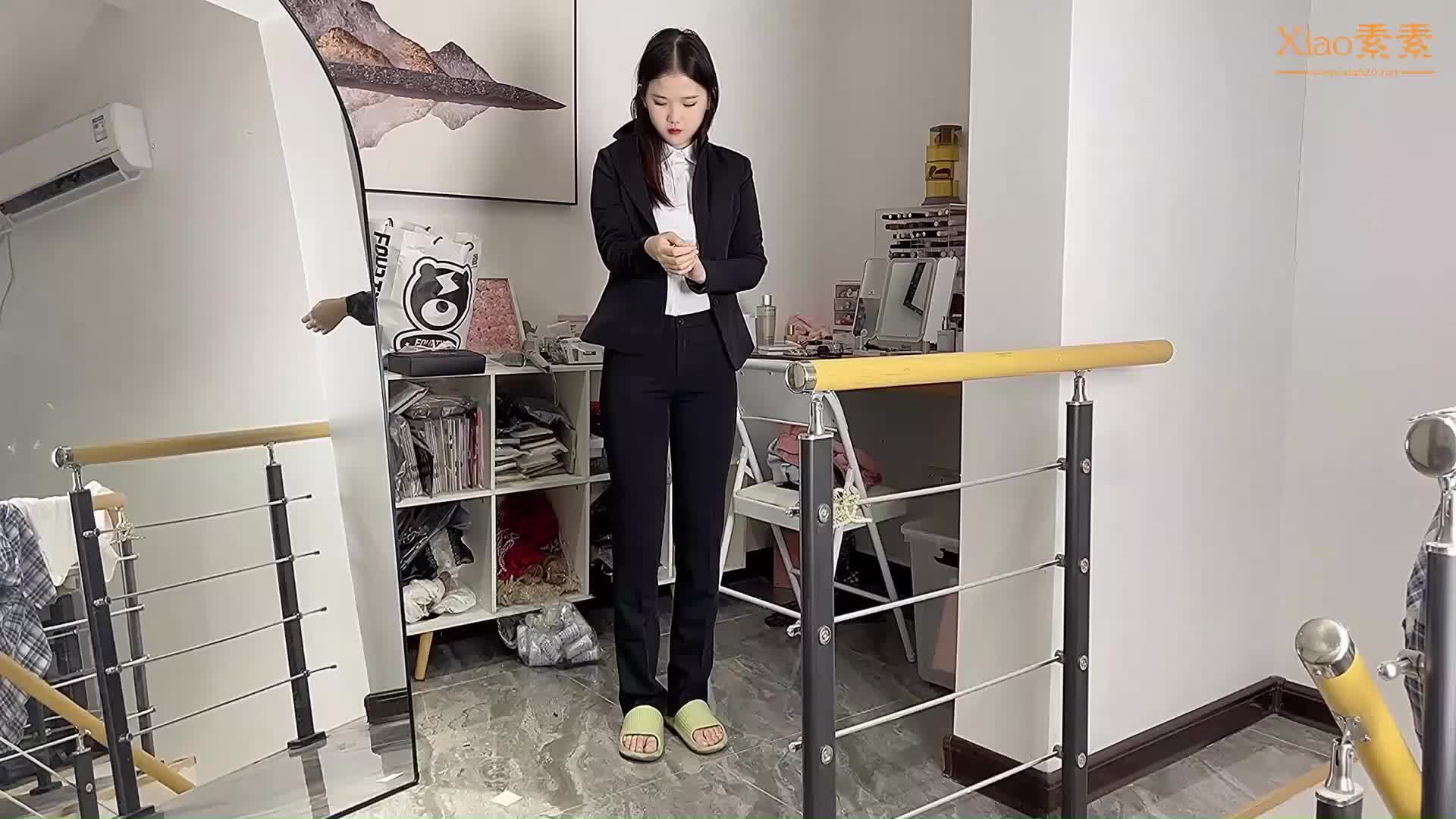 【xiao素素】 女赏金大盗潜入公司偷取重要数据U盘（上）