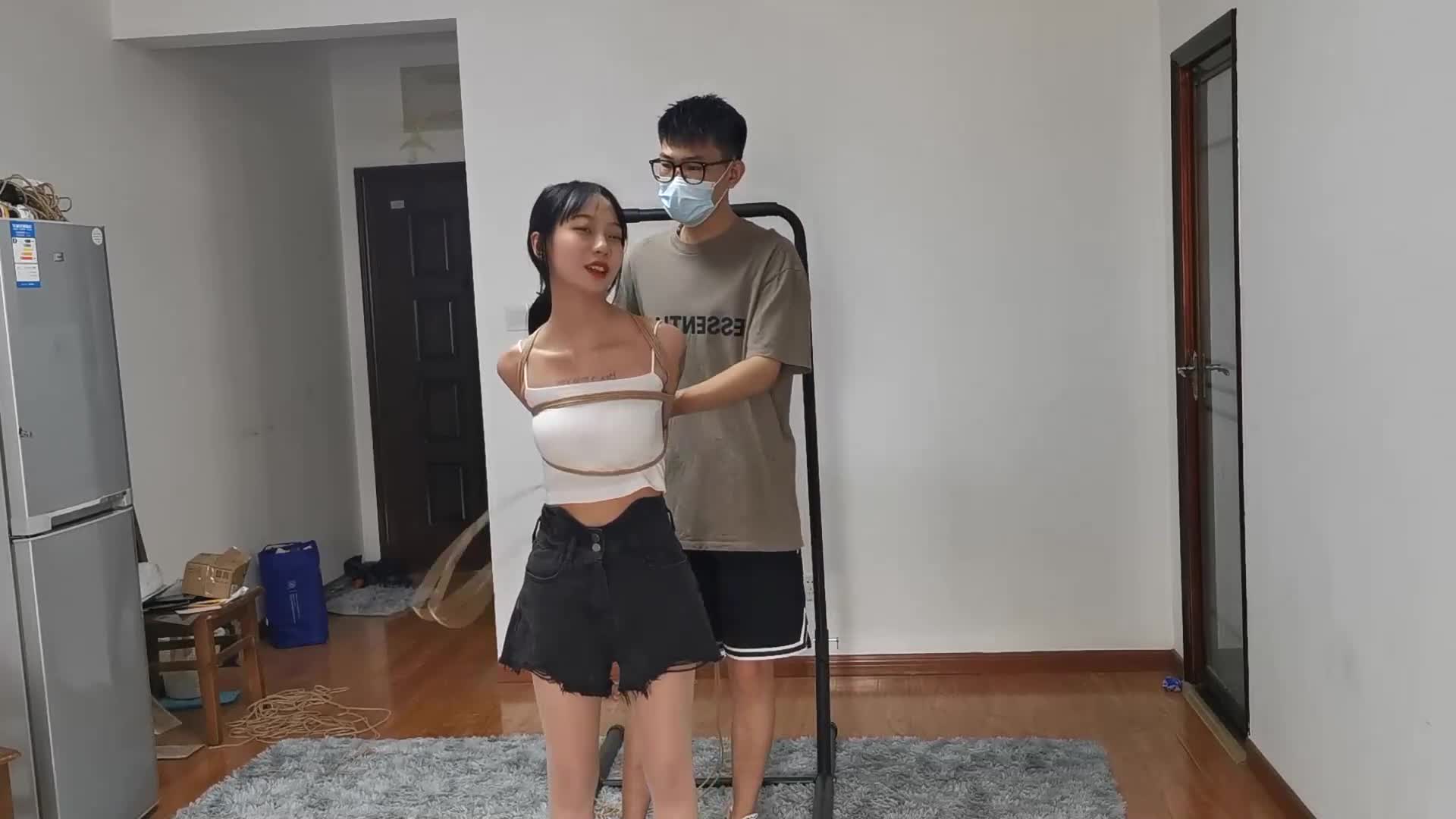 【奥特曼】 定拍小宝妹直臂紧缚跪吊放置