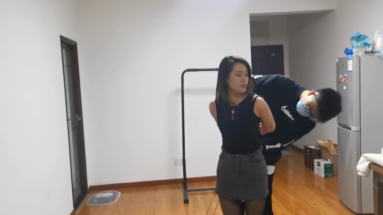 【奥特曼】 绝版模特晓俞老师的奋力挣扎