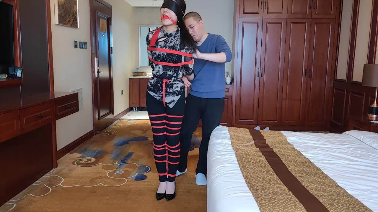 【随心原创】 素素牛仔裤红绳 超级敏感的少妇挠痒