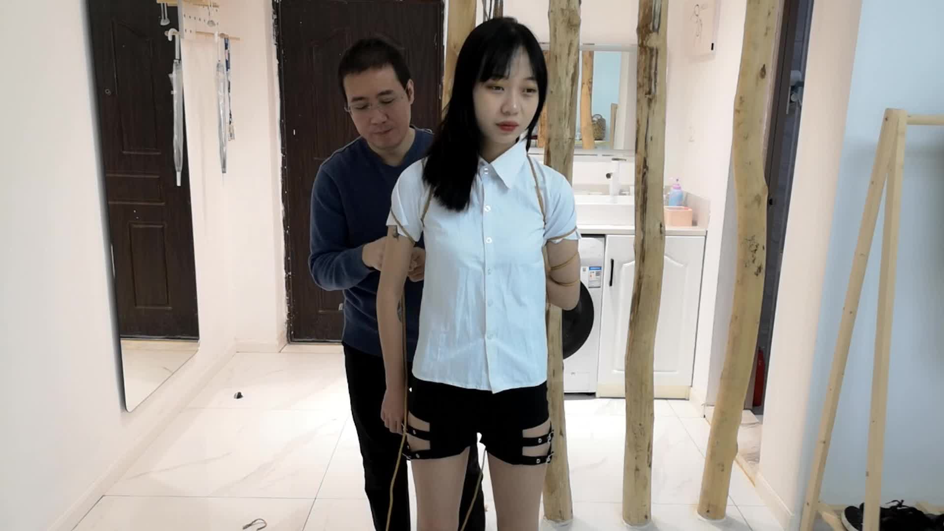 【束缘阁】 酷酷的小柒 五花大绑 驷马挣扎