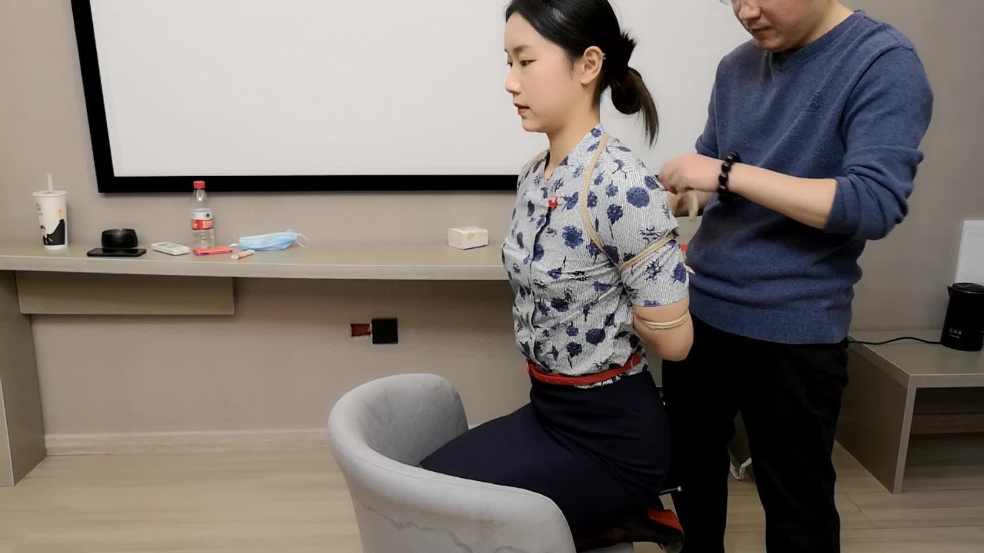 【束缘阁】 叶微 黑丝空姐 极限五花