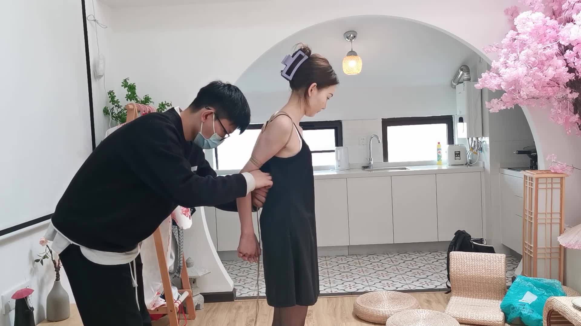 【奥特曼】 直臂捆绑果果