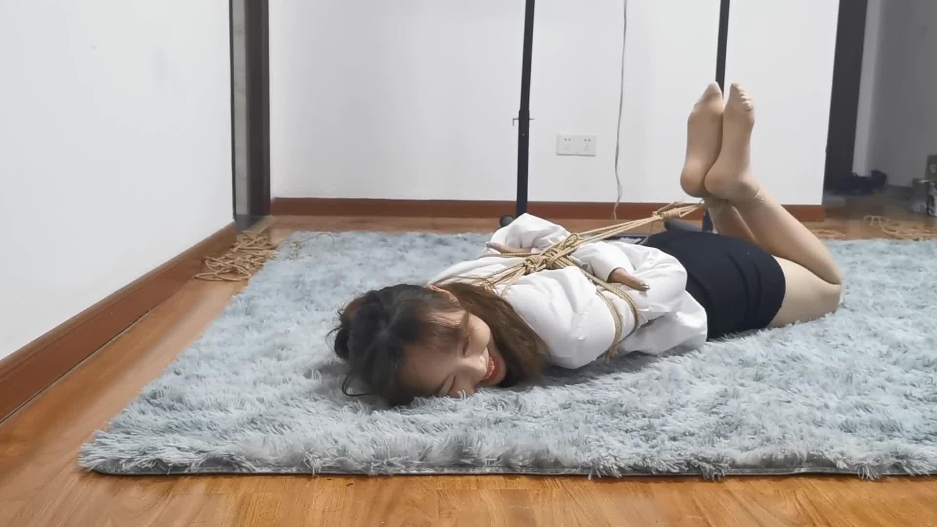 【奥特曼】 定拍甜妹雨琪紧缚实验