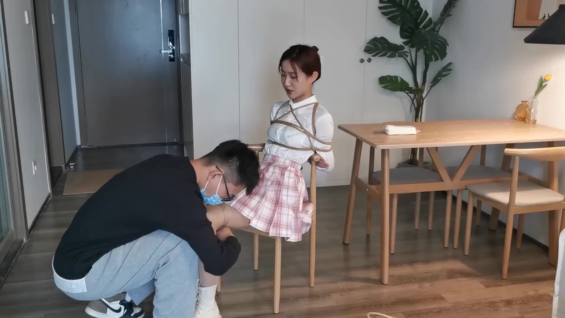 【奥特曼】 甘然jk长靴紧缚放置挣扎