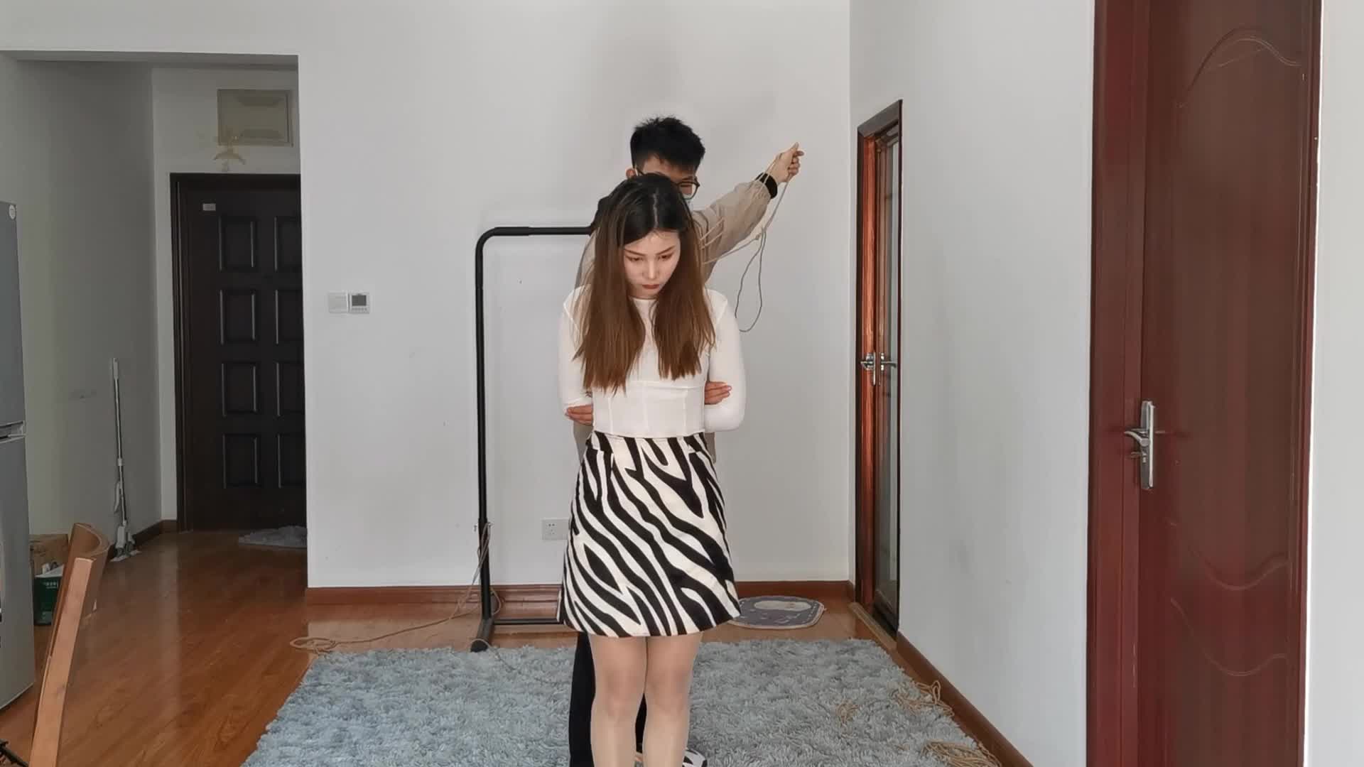 【奥特曼】 新妹子婉瑜紧缚放置