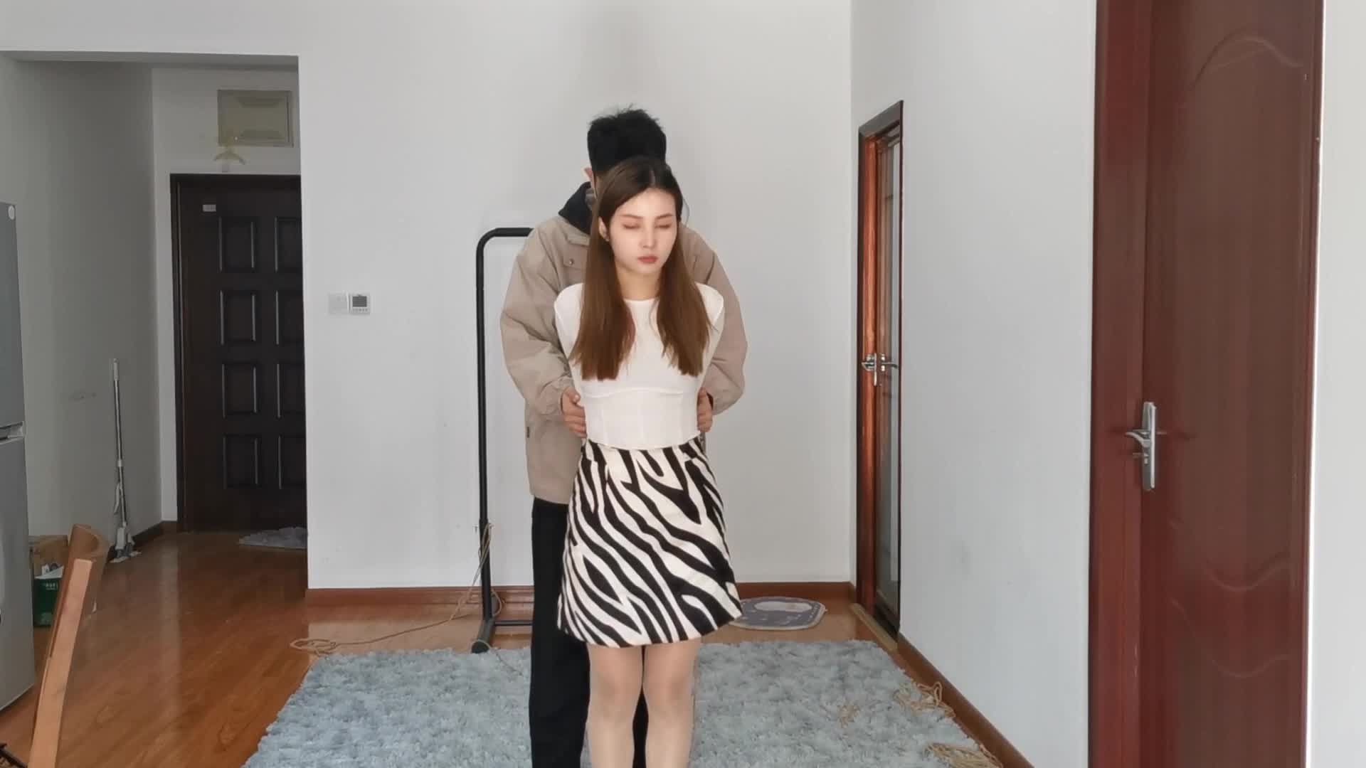 【奥特曼】 新妹子婉瑜紧缚放置