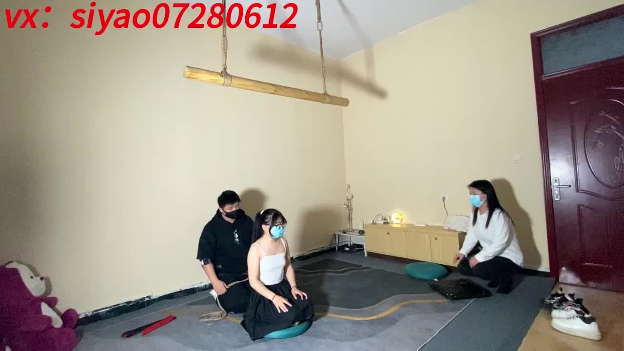 【山鬼原创】 妈妈无意发现女儿的小癖好