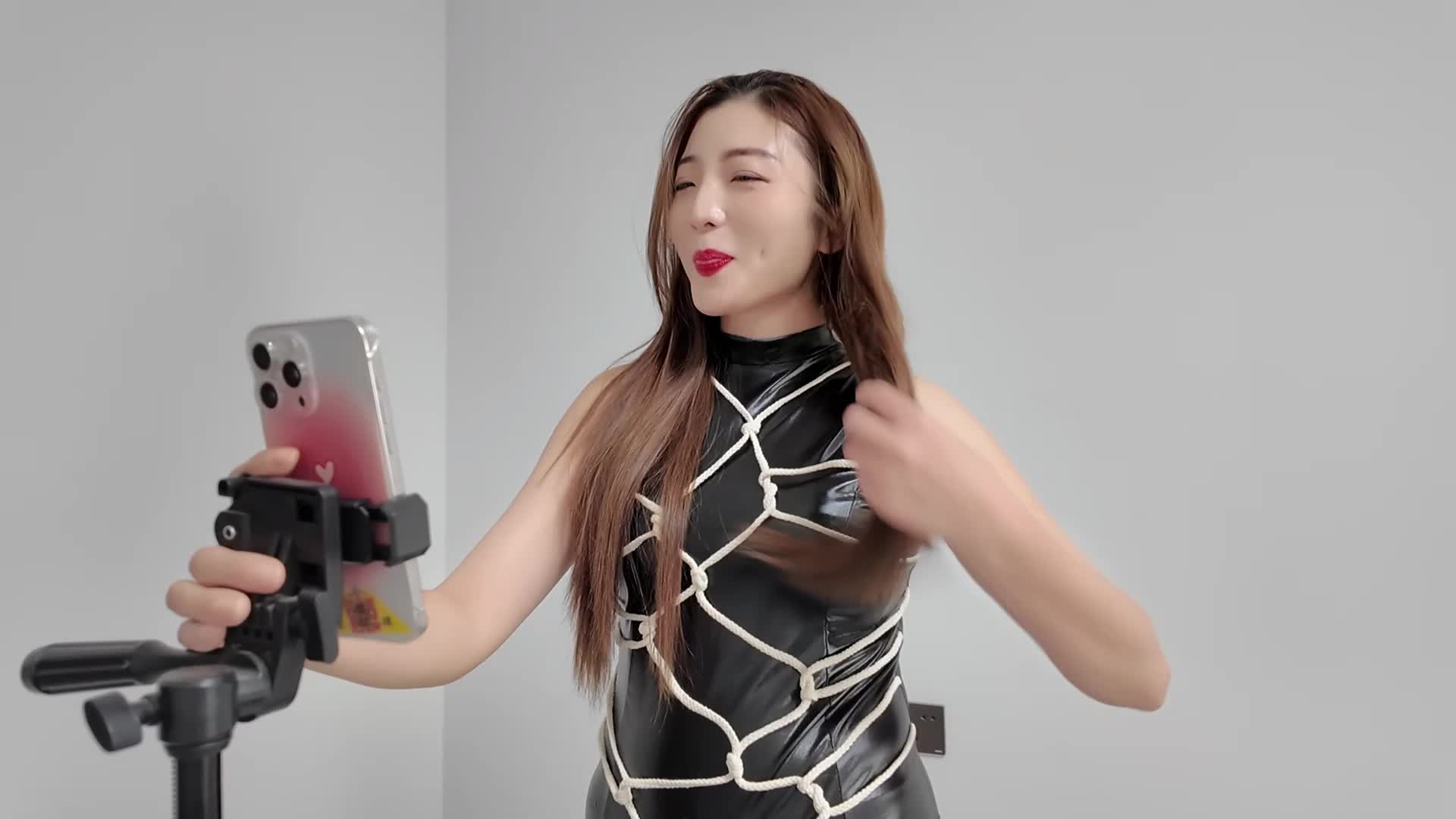 【李大侠原创】 惩罚女主播