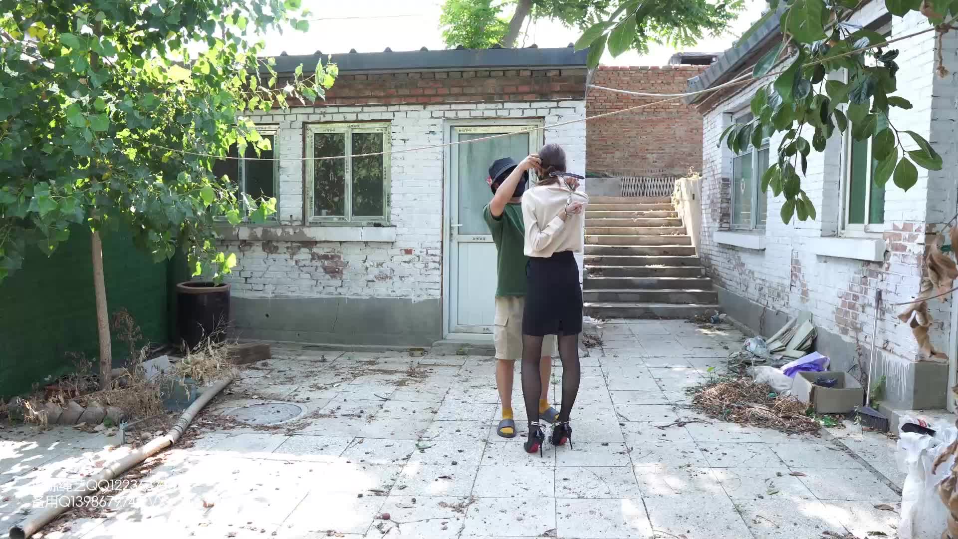 【试炼原创】 倩倩职业装吊带黑丝