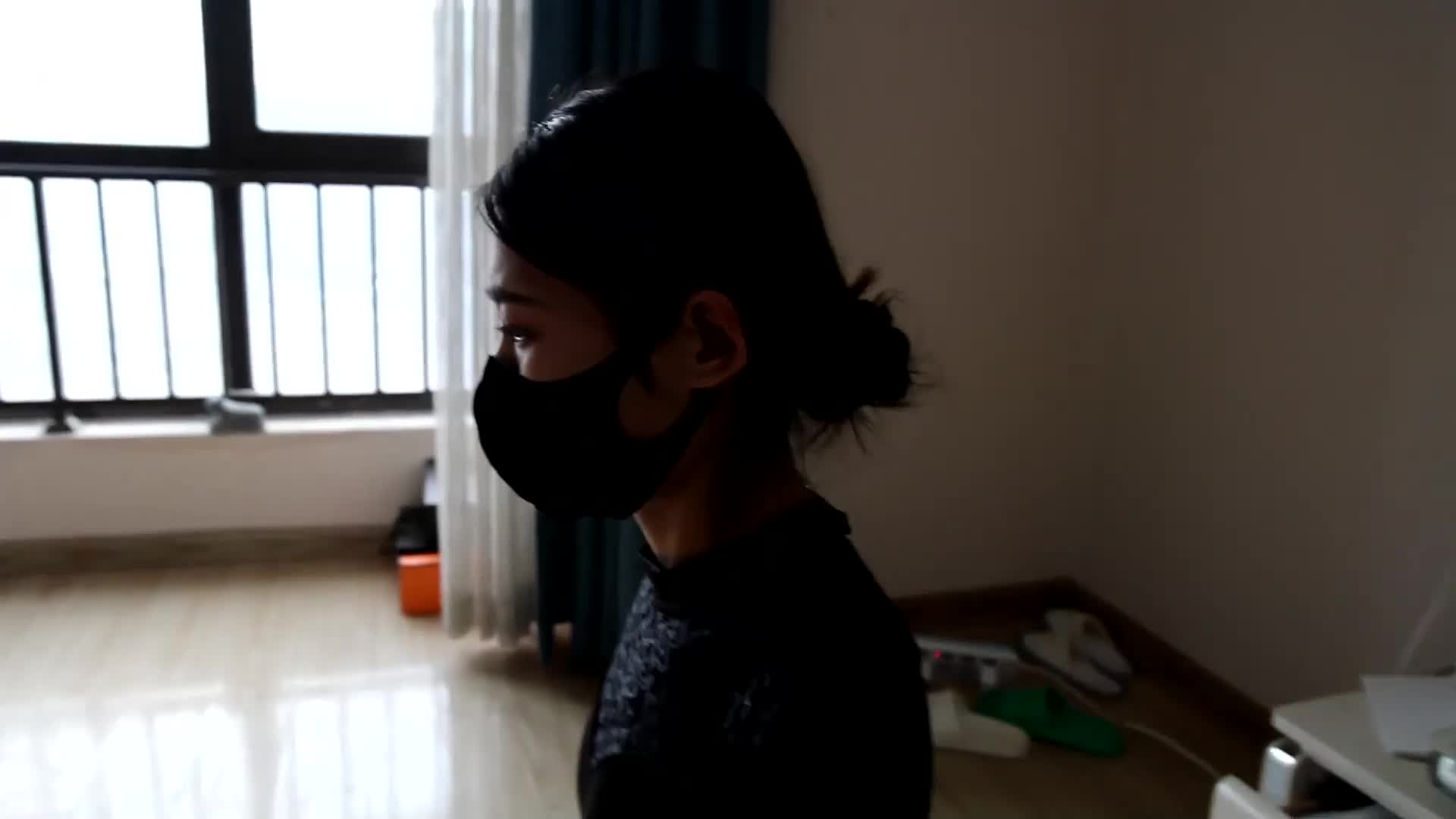 【吴越原创】 欣悦美艳单身的杨康居家健身