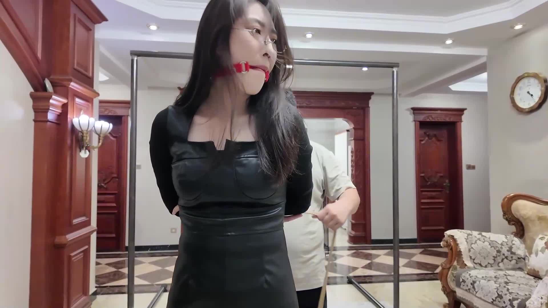 【贝特原创】两个美女英雄被绑架