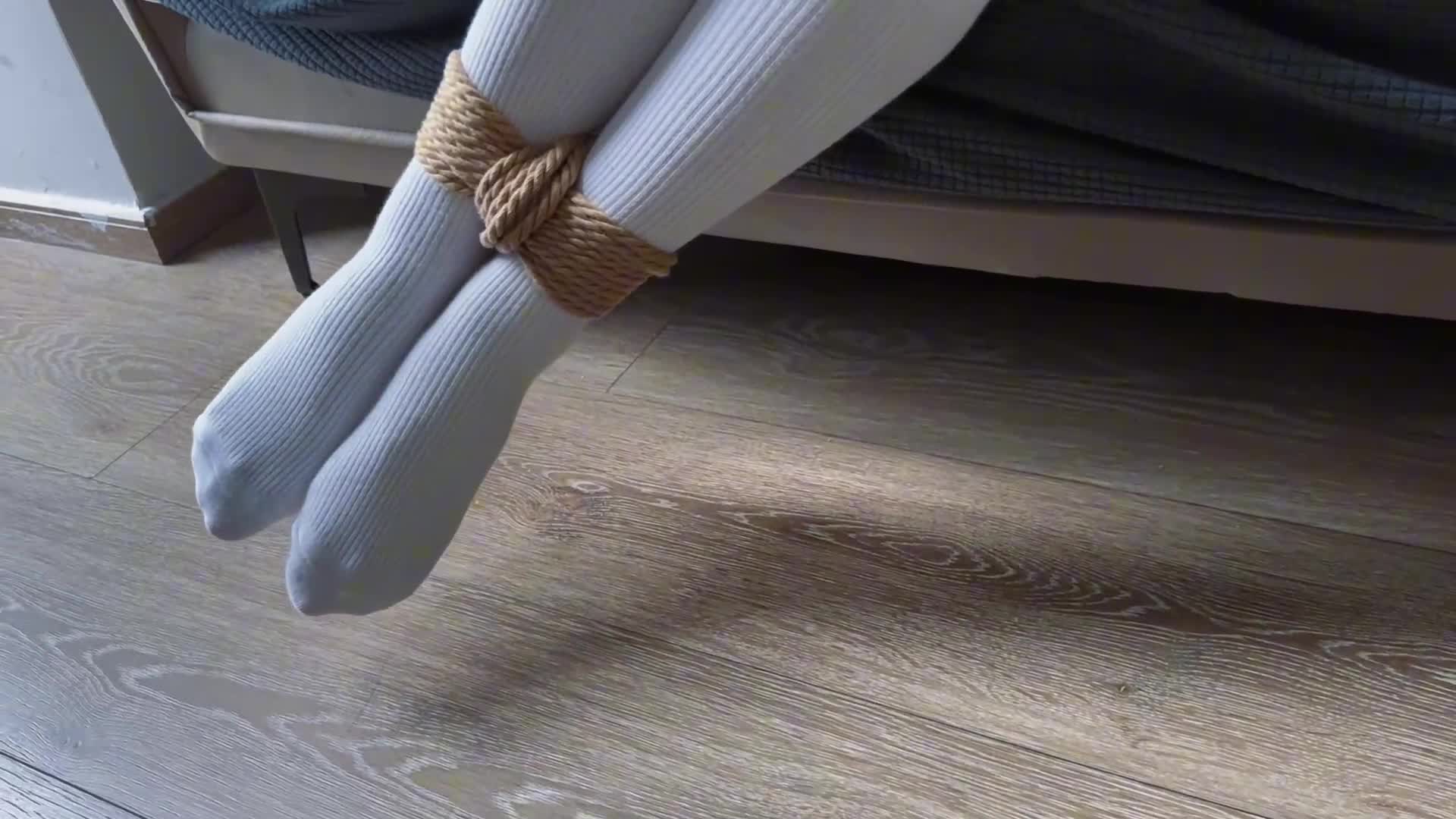 【禾一原创】 极品美腿 在校大学生