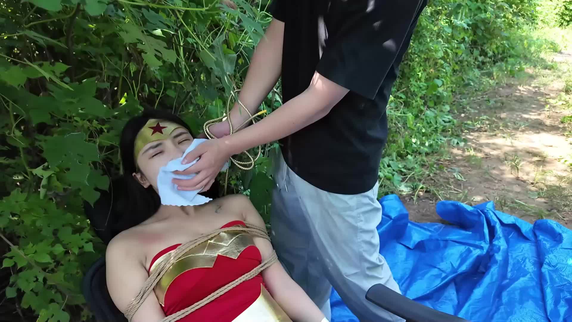 【李大侠】 捕获神奇女侠