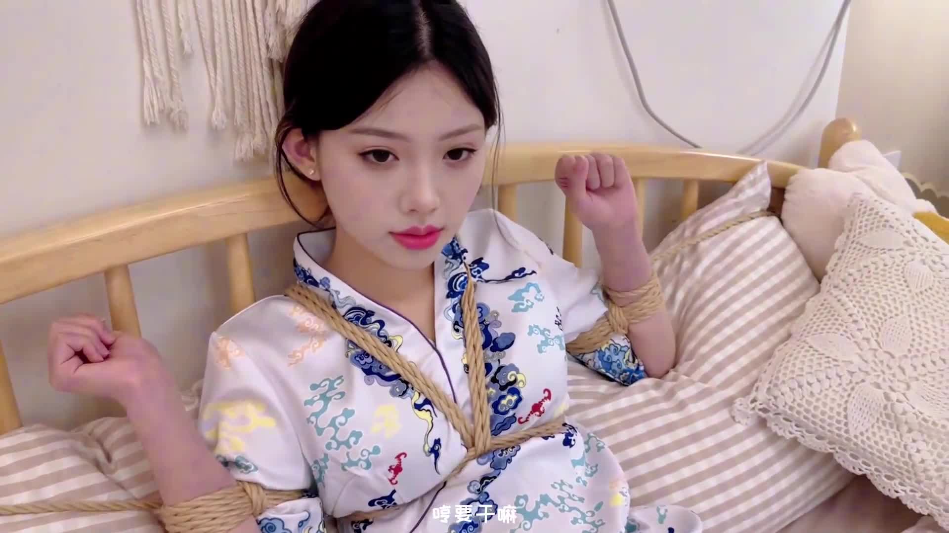 【小奶猫】 肌肤莹润似玉