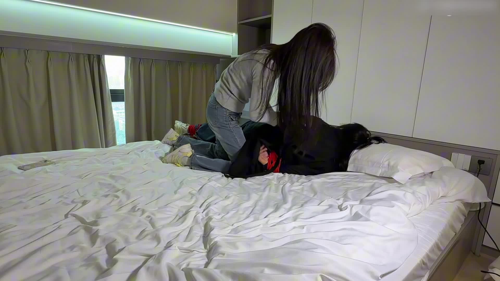 【艾彩视频】高颜值姐妹花反转互相tk