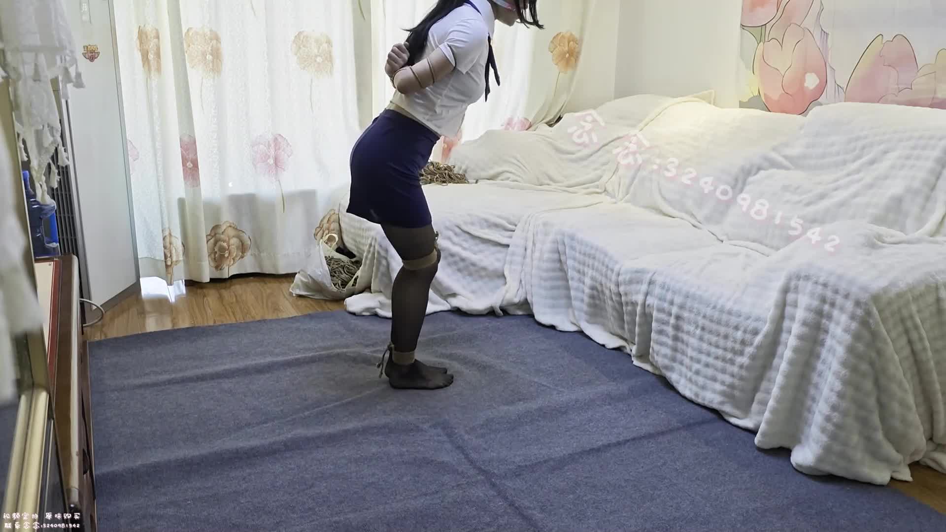 【念念】 露脸空姐制服的紧缚逃脱